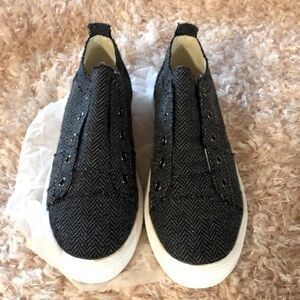 JOLIMALL black and white shoe size 8